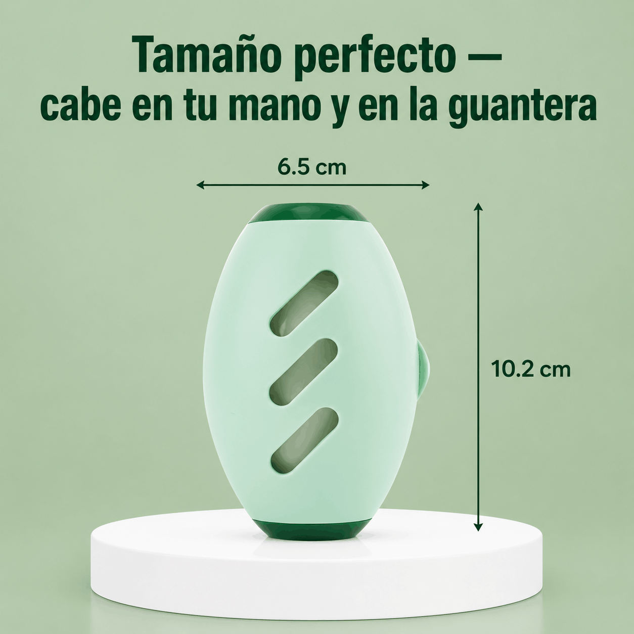 Dimensiones PeluGo: 6.5 cm de ancho por 10.2 cm de alto — cabe en tu mano