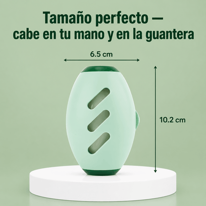 Dimensiones PeluGo: 6.5 cm de ancho por 10.2 cm de alto — cabe en tu mano